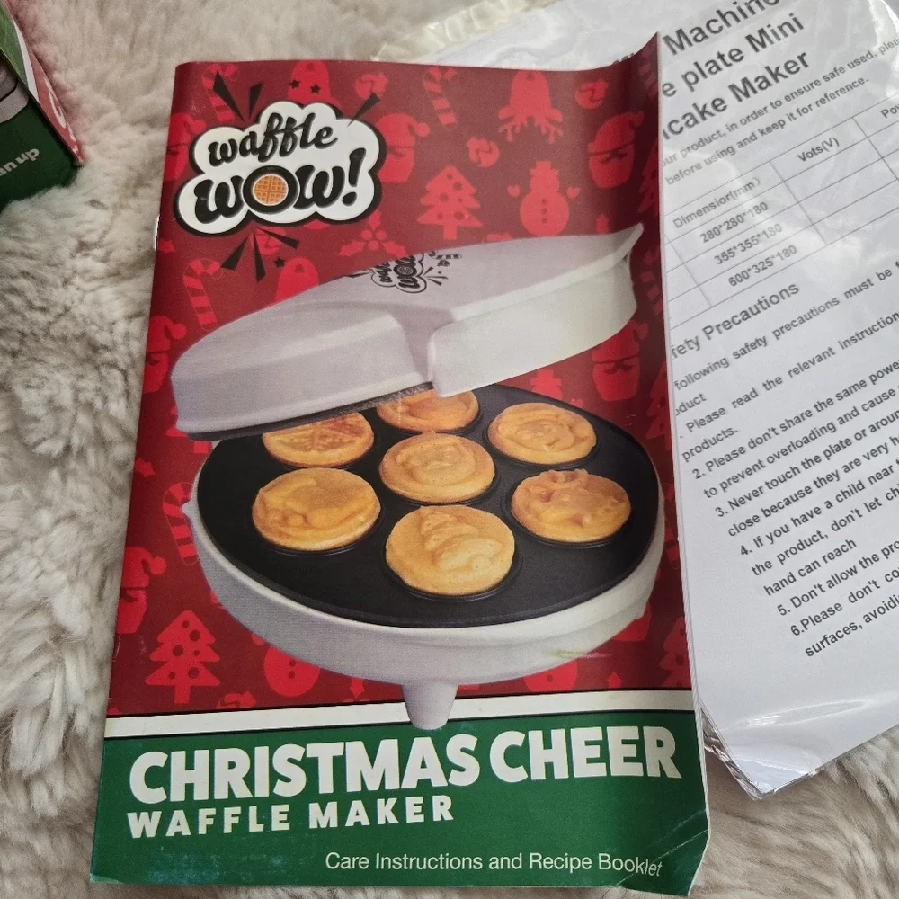 Waffle Wow Christmas Cheer Waffle Maker